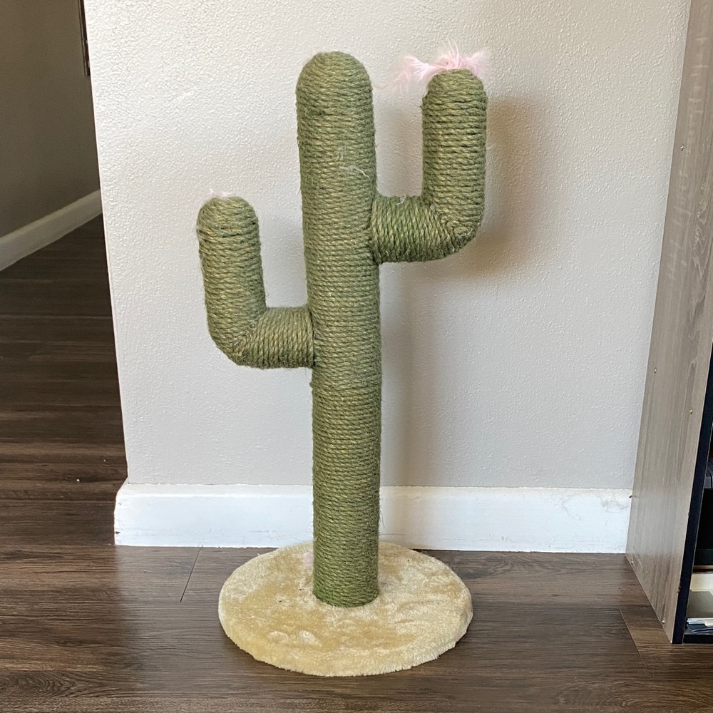 Cactus Shaped Cat Scratching Post